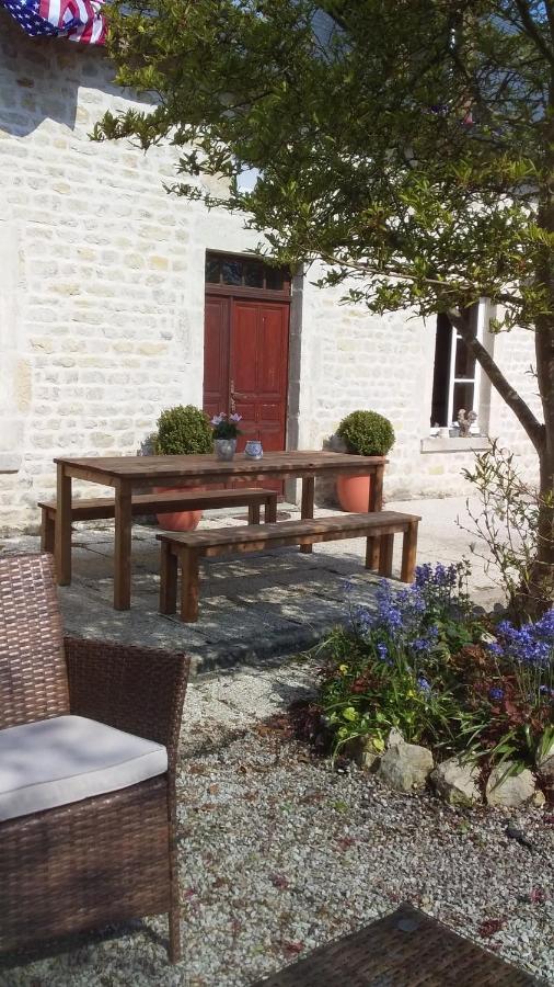 Chambre De Rose - Le Refuge Des Parachutistes - En Bordure Du Marais Neuville-au-Plain 外观 照片