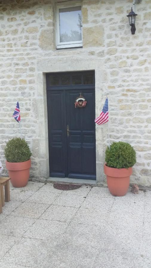 Chambre De Rose - Le Refuge Des Parachutistes - En Bordure Du Marais Neuville-au-Plain 外观 照片