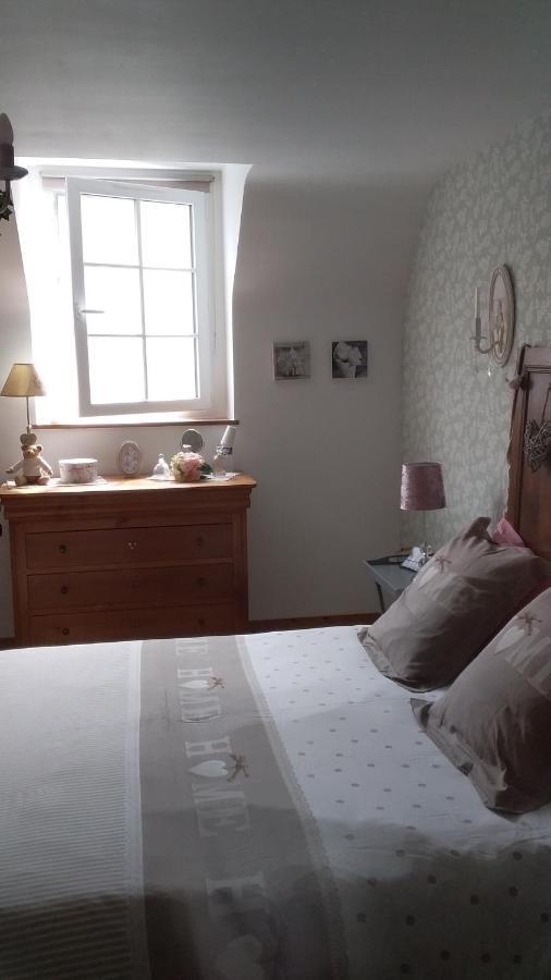 Chambre De Rose - Le Refuge Des Parachutistes - En Bordure Du Marais Neuville-au-Plain 外观 照片