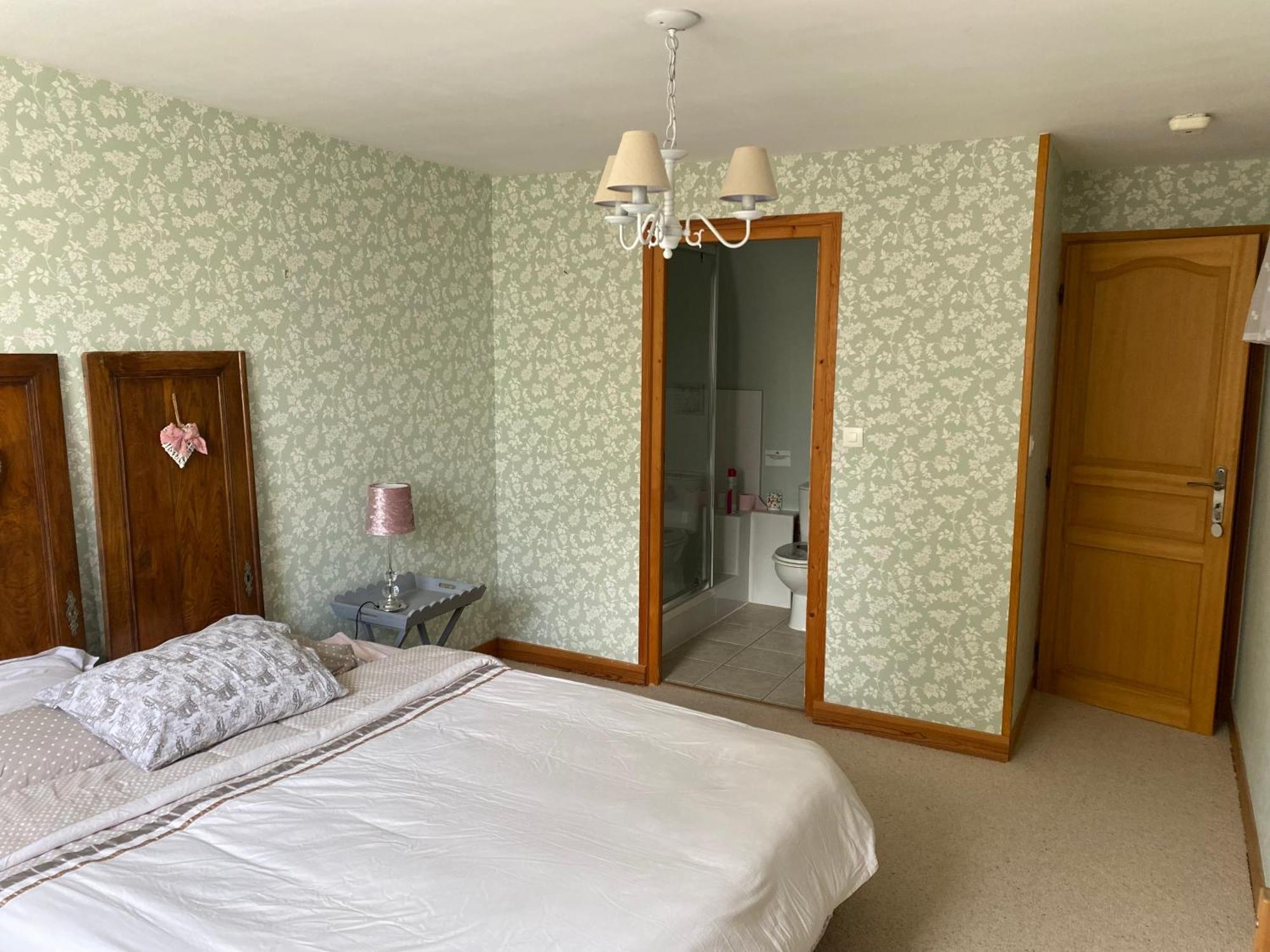 Chambre De Rose - Le Refuge Des Parachutistes - En Bordure Du Marais Neuville-au-Plain 外观 照片